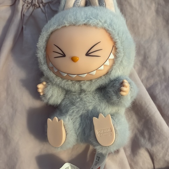 Labubu Have A Seat -hehe - Picture 2 of 3